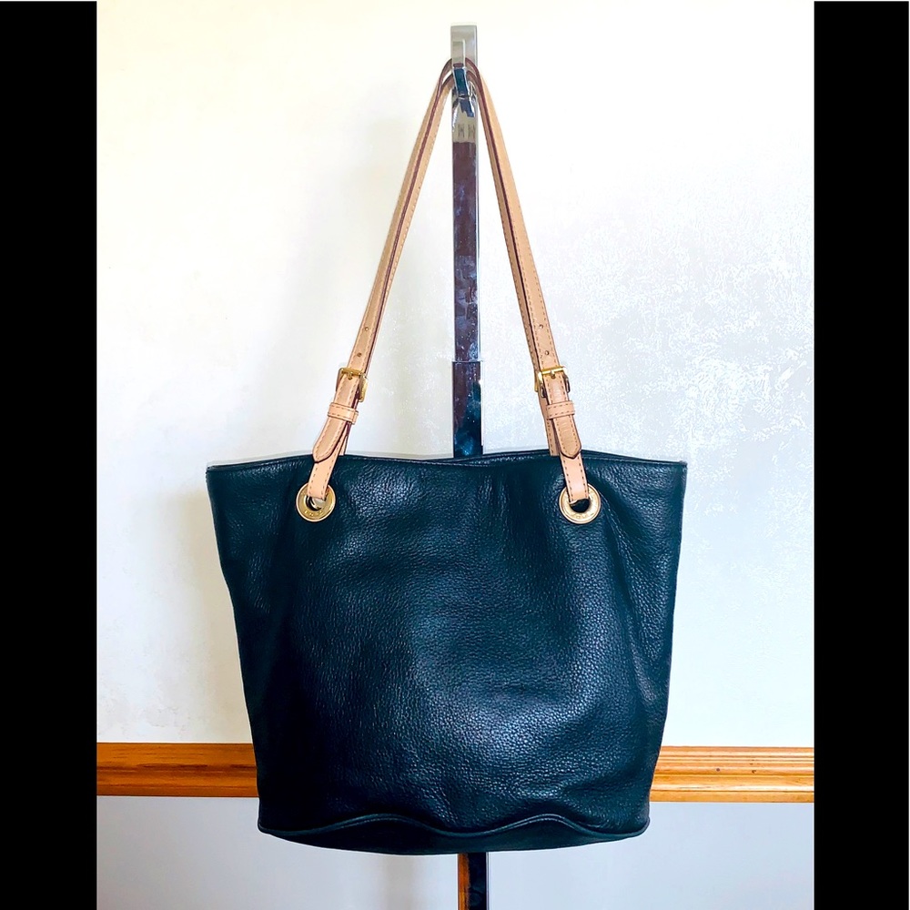 Michael Kors Leather Tote/ Shoulder Bag.